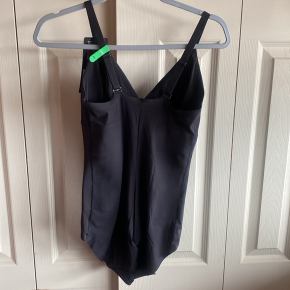 Bali NWT Black Firm Control Removable Pads Wirefree Bodysuit Size large - Picture 3 of 12